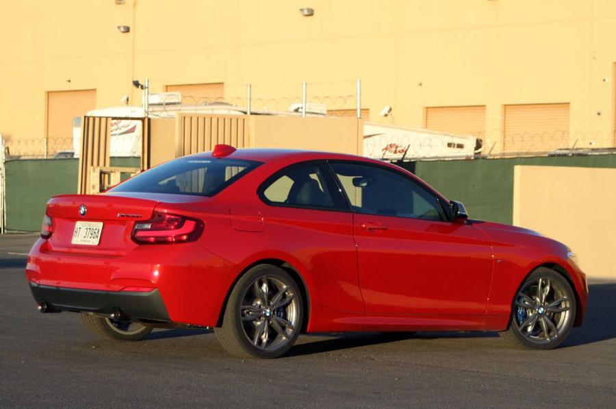  BMW M235i Coupe 2014 года  (фото 21 из 46)